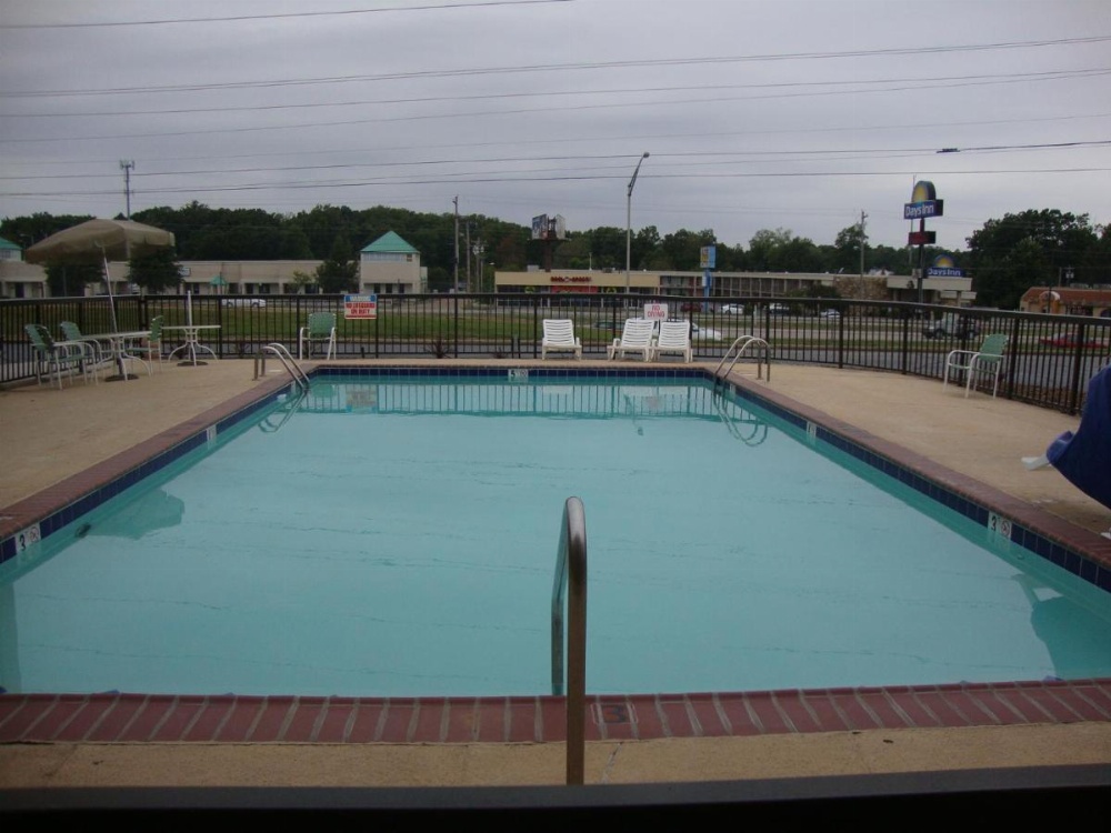 Econo Lodge Inn & Suites Jackson Image 12