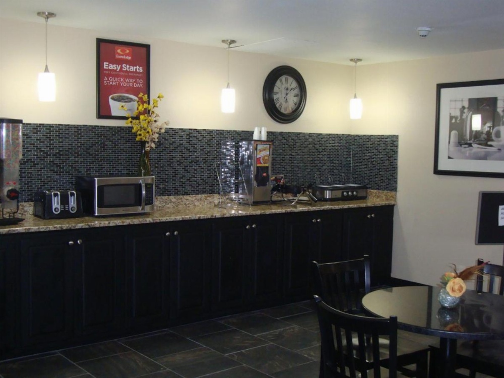 Econo Lodge Inn & Suites Jackson Image 15