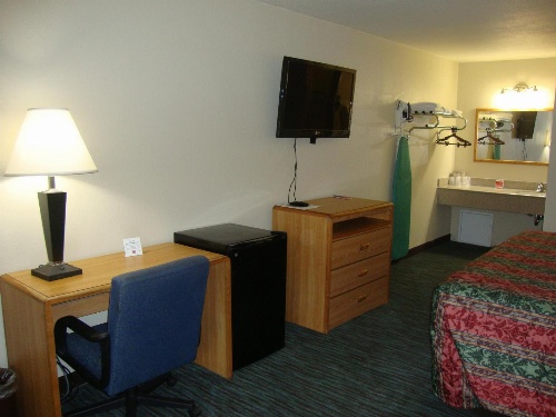 Econo Lodge Inn & Suites Jackson image 2