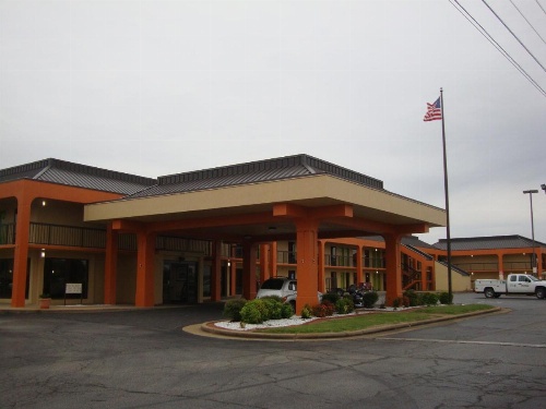 Econo Lodge Inn & Suites Jackson image 22