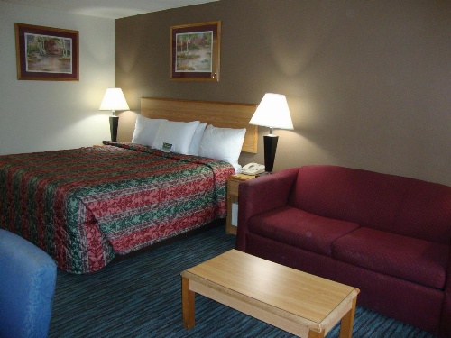 Econo Lodge Inn & Suites Jackson image 3
