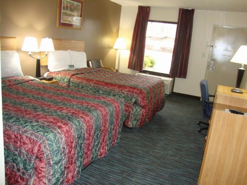 Econo Lodge Inn & Suites Jackson image 6