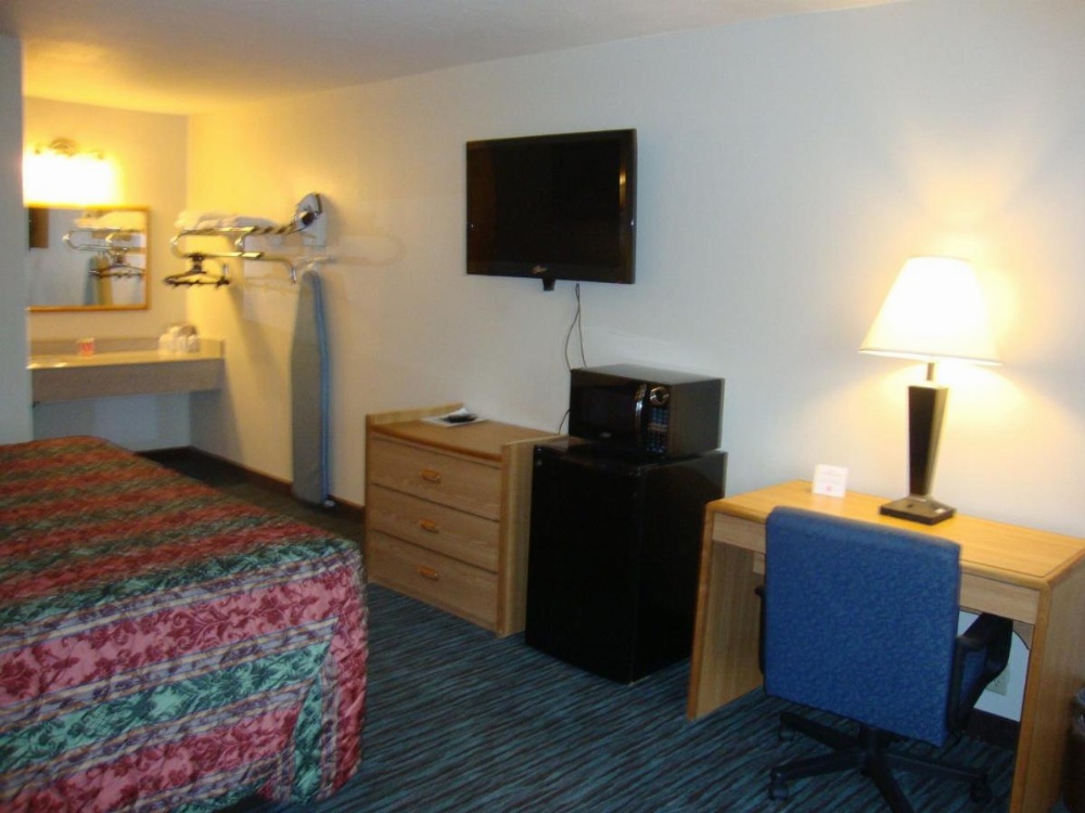 Econo Lodge Inn & Suites Jackson